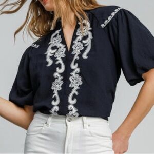 Umgee Peg Embroidered High Neck Blouse Navy Size 1X Balloon Sleeves Chic Preppy